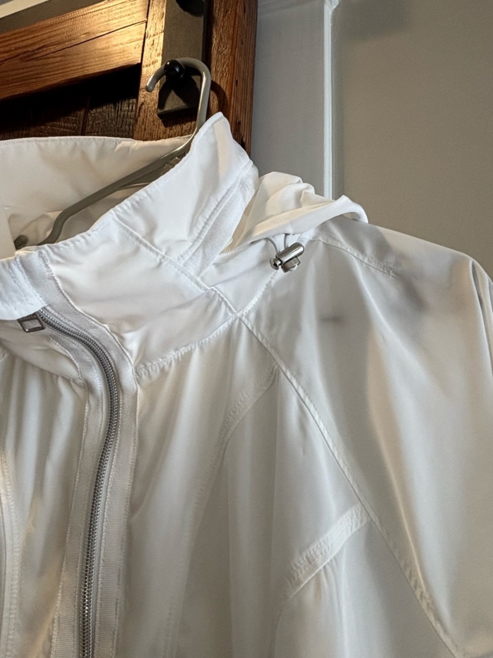 EUC Athleta Rain Jacket medium - Picture 5 of 11